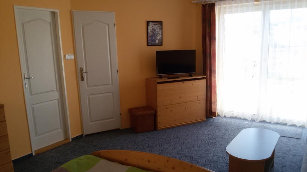 Apartment Amelie Rožnov pod Radhoštěm Екстериор снимка