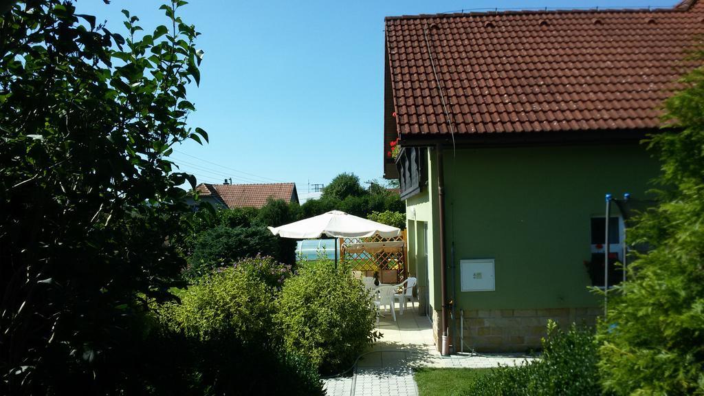 Apartment Amelie Rožnov pod Radhoštěm Екстериор снимка