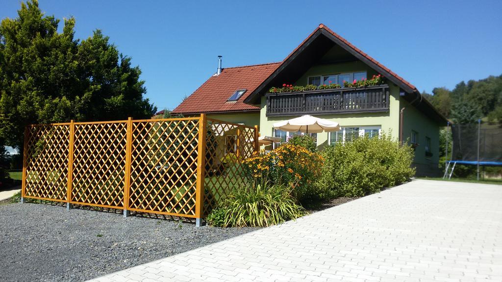 Apartment Amelie Rožnov pod Radhoštěm Екстериор снимка