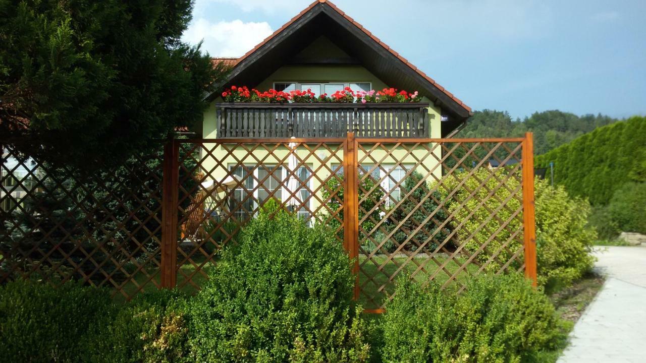 Apartment Amelie Rožnov pod Radhoštěm Екстериор снимка